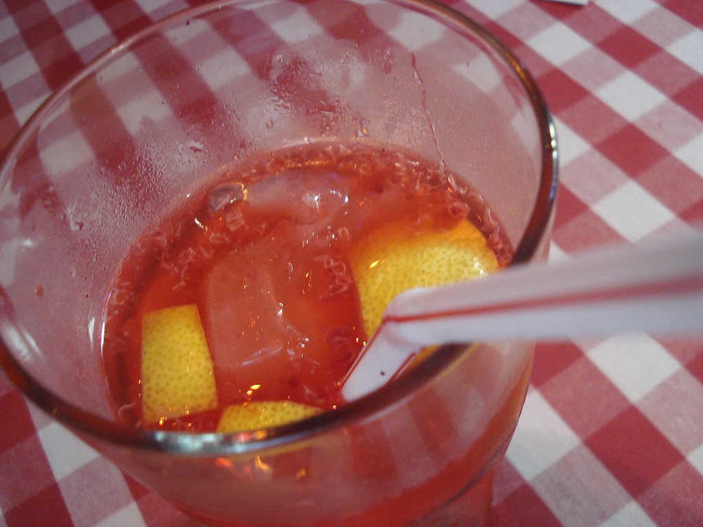 Limonada de frutos rojos