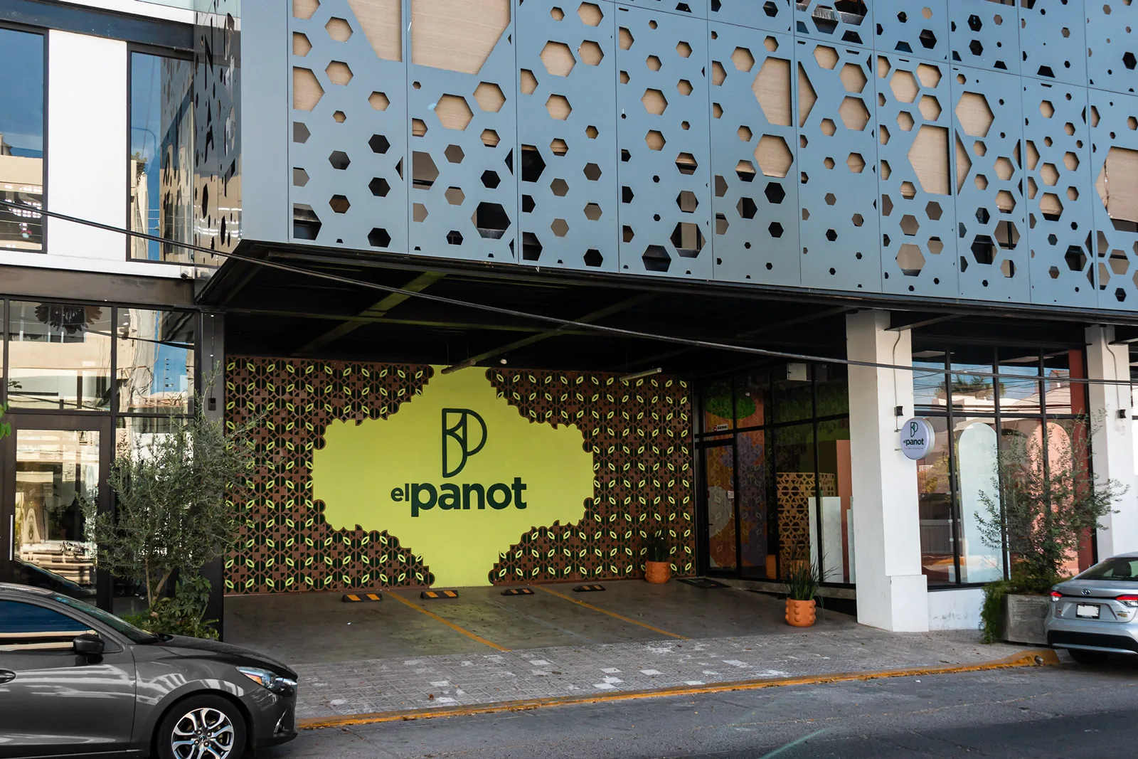 Fachada exterior de El Panot en Culiacán