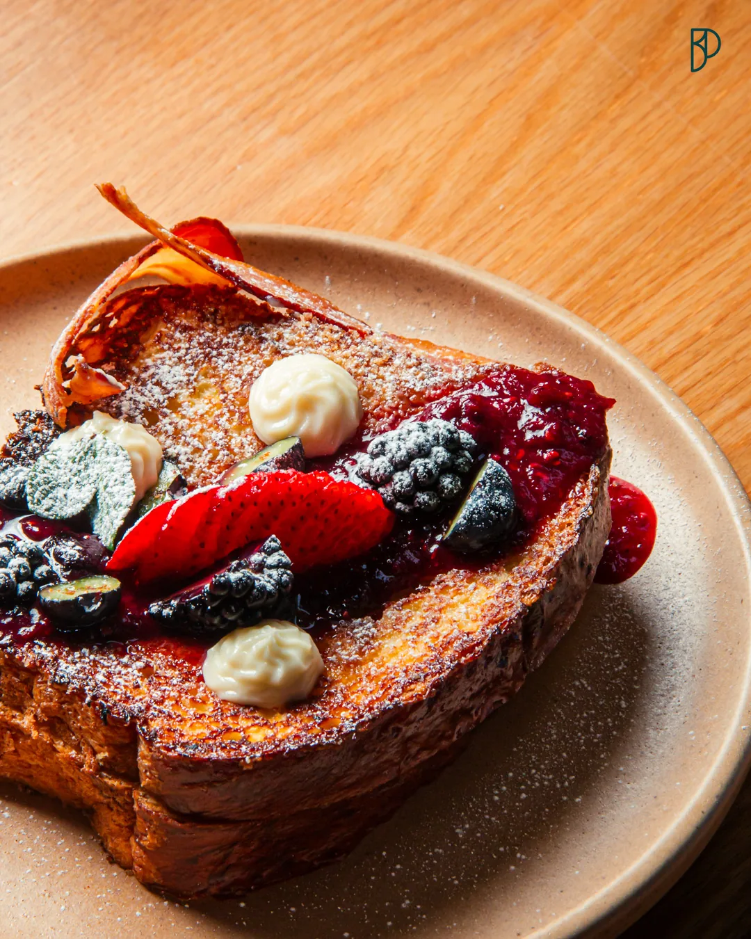 Pan francés con frutos rojos